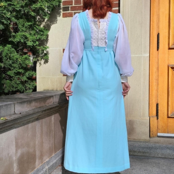 Vintage 1970 Teen Trend White Chiffon + Aqua textured polyester Maxi Dress - Picture 4 of 4